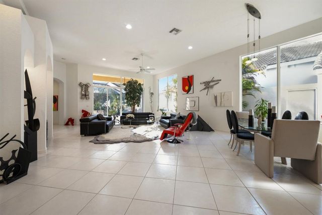 3828 Newhaven Lake Drive, Lake Worth, FL 33449