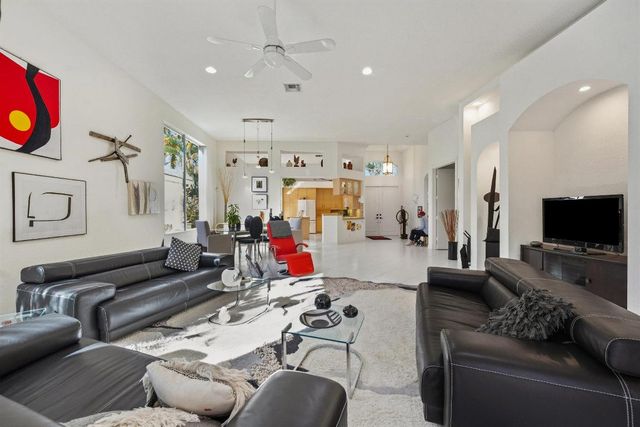 3828 Newhaven Lake Drive, Lake Worth, FL 33449