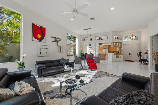 3828 Newhaven Lake Drive, Lake Worth, FL 33449