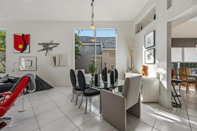 3828 Newhaven Lake Drive, Lake Worth, FL 33449