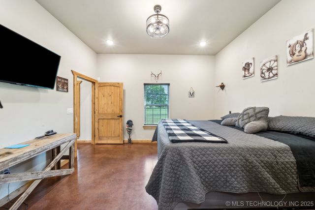 17784 S 210 Road, Okmulgee, OK 74447