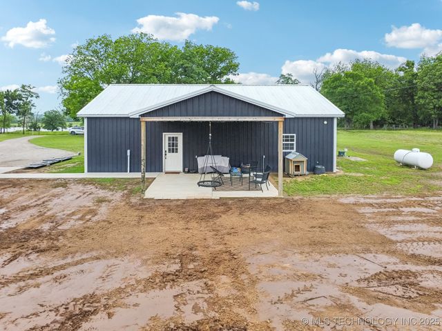 17784 S 210 Road, Okmulgee, OK 74447
