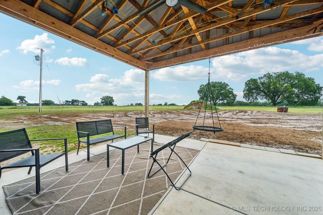 17784 S 210 Road, Okmulgee, OK 74447