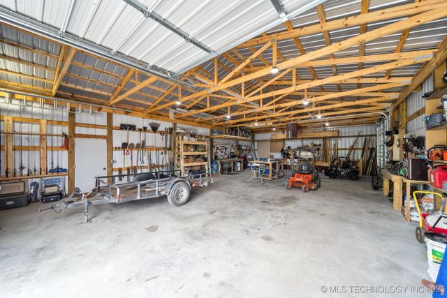 17784 S 210 Road, Okmulgee, OK 74447