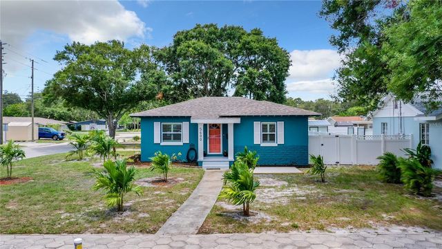 5400 3RD AVENUE N, St Petersburg, FL 33710