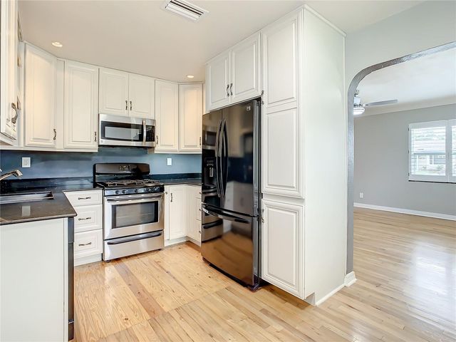 5400 3RD AVENUE N, St Petersburg, FL 33710