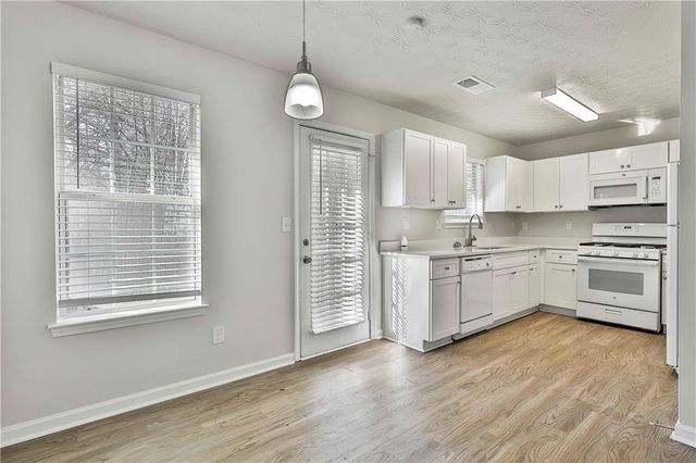 3223 Diamond Bluff, Union City, GA 30291