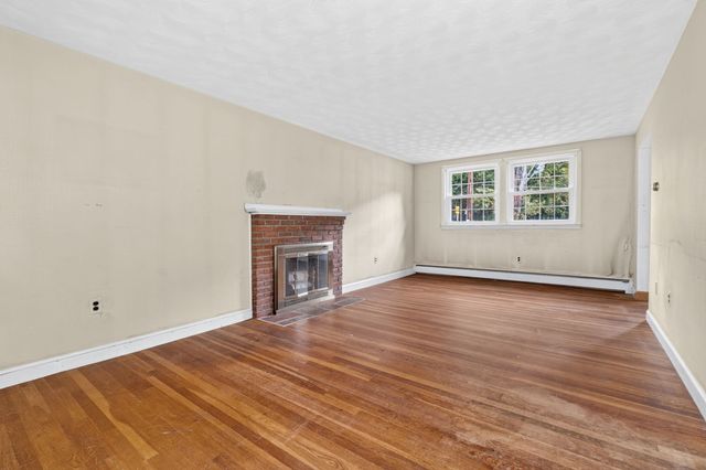 5 Robert Sproul Rd, Medfield, MA 02052