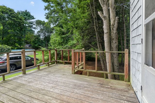 5 Robert Sproul Rd, Medfield, MA 02052