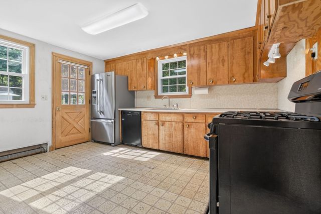 5 Robert Sproul Rd, Medfield, MA 02052