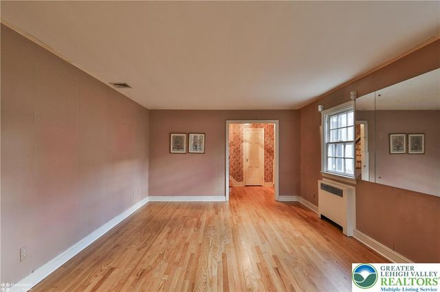 1104 Raymond Avenue, Bethlehem City, PA 18018