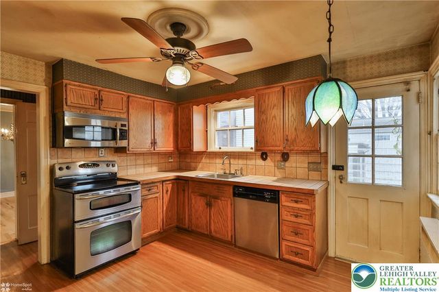 1104 Raymond Avenue, Bethlehem City, PA 18018