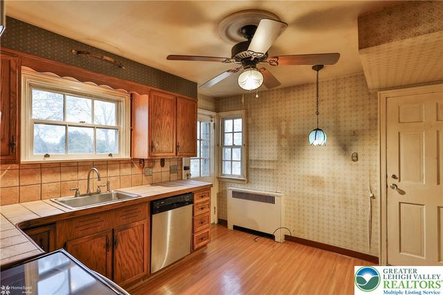 1104 Raymond Avenue, Bethlehem City, PA 18018