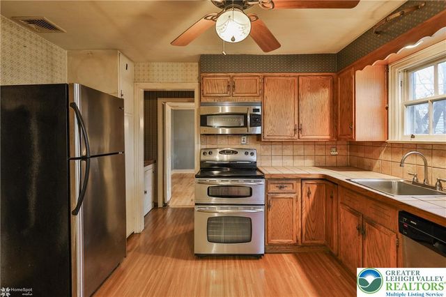 1104 Raymond Avenue, Bethlehem City, PA 18018