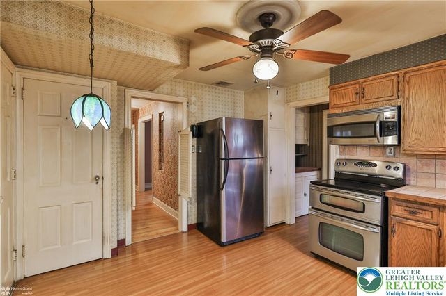 1104 Raymond Avenue, Bethlehem City, PA 18018