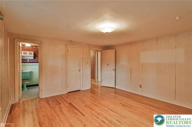 1104 Raymond Avenue, Bethlehem City, PA 18018