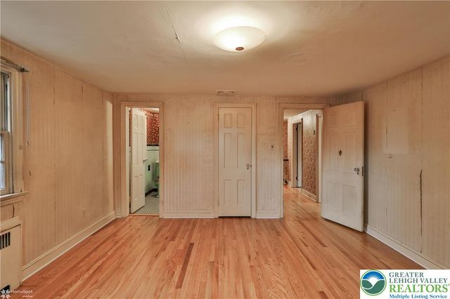 1104 Raymond Avenue, Bethlehem City, PA 18018