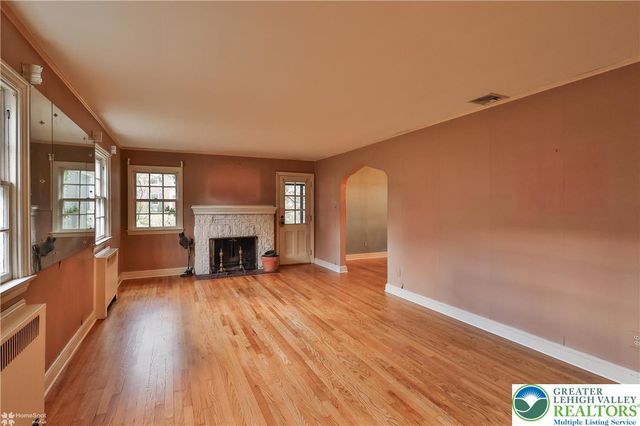 1104 Raymond Avenue, Bethlehem City, PA 18018