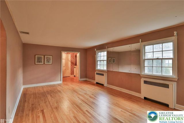 1104 Raymond Avenue, Bethlehem City, PA 18018