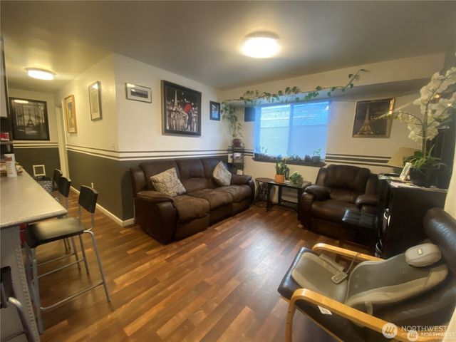 10453 1st Avenue SW, Seattle, WA 98146