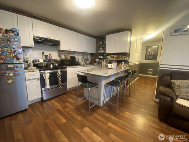 10453 1st Avenue SW, Seattle, WA 98146