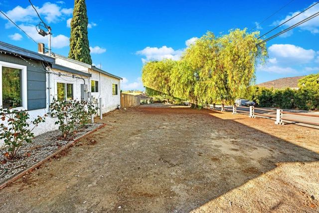 8273 Melrose Lane, El Cajon, CA 92021