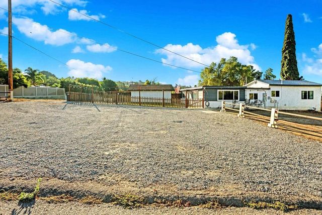 8273 Melrose Lane, El Cajon, CA 92021