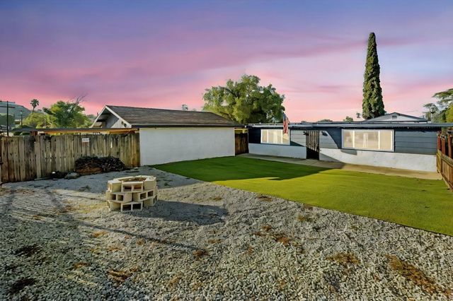 8273 Melrose Lane, El Cajon, CA 92021