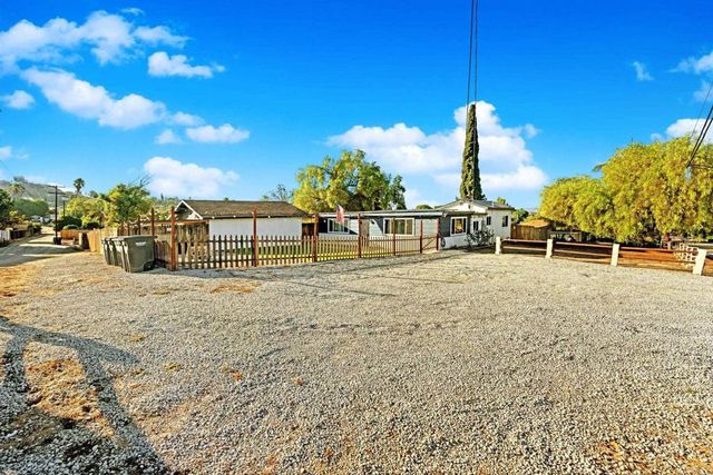 8273 Melrose Lane, El Cajon, CA 92021