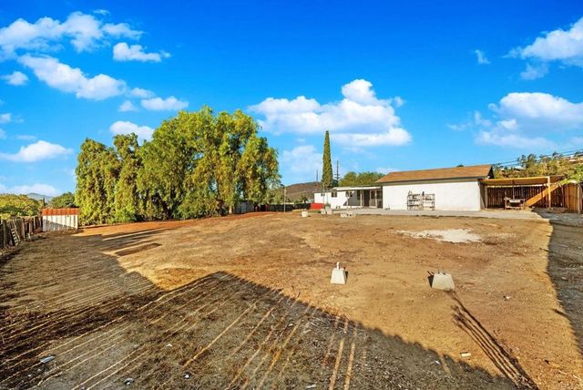 8273 Melrose Lane, El Cajon, CA 92021