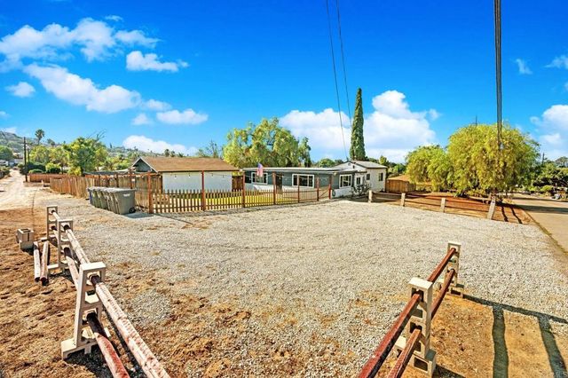 8273 Melrose Lane, El Cajon, CA 92021