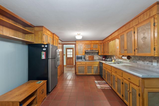 517 Oak Grove Road, Benton, TN 37307