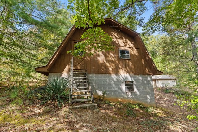 517 Oak Grove Road, Benton, TN 37307