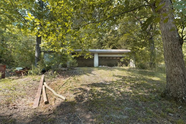 517 Oak Grove Road, Benton, TN 37307