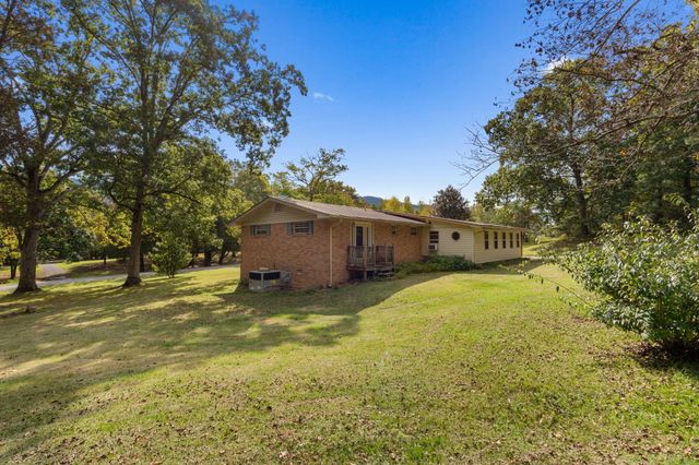 517 Oak Grove Road, Benton, TN 37307