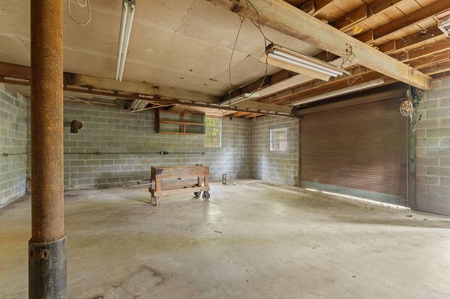 517 Oak Grove Road, Benton, TN 37307