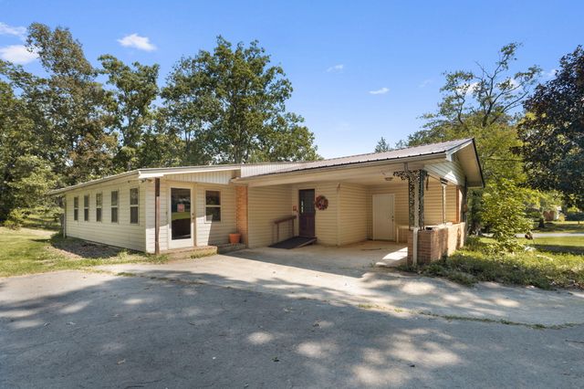 517 Oak Grove Road, Benton, TN 37307