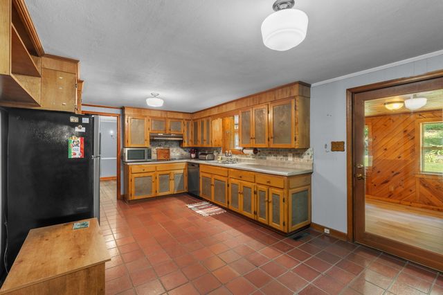 517 Oak Grove Road, Benton, TN 37307