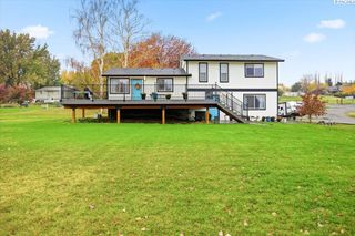 203 W Wagon Wheel Pr Nw, Benton City, WA 99320