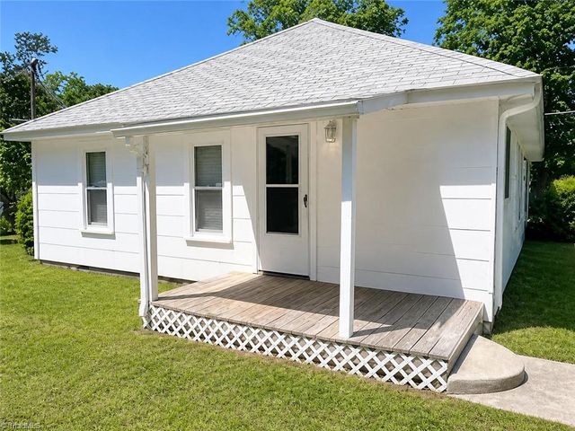 307 Rockspring Road, High Point, NC 27262