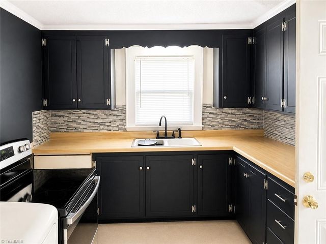307 Rockspring Road, High Point, NC 27262