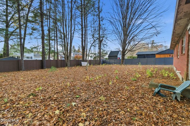 17 Crommelin Drive, Saratoga Springs, NY 12866