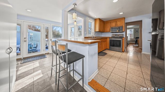 790 Wintergreen Avenue, Hamden, CT 06514