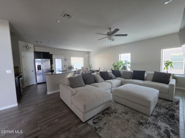 624 David Ortiz Street, Socorro, TX 79927