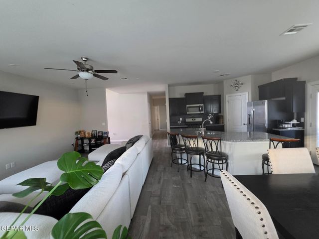 624 David Ortiz Street, Socorro, TX 79927