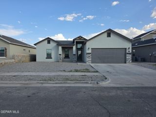 624 David Ortiz Street, Socorro, TX 79927
