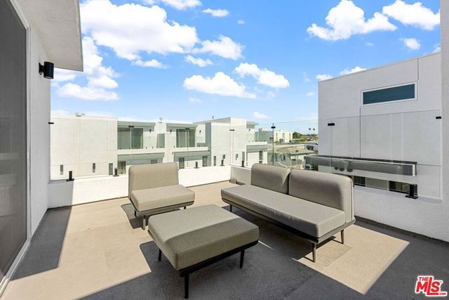 127 W Plymouth Street, Inglewood, CA 90302