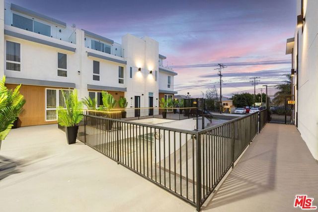 127 W Plymouth Street, Inglewood, CA 90302