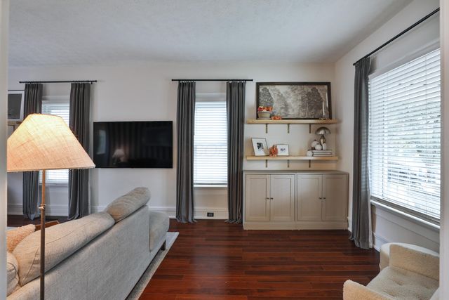 180 Tibet Road, Columbus, OH 43202