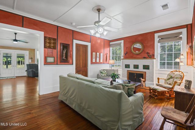 502 Jeff Davis Avenue, Waveland, MS 39576